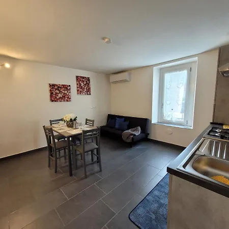 La Casa Di Ely Lägenhet